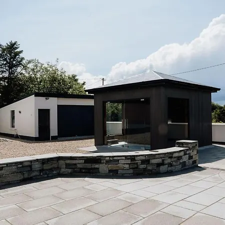 Balleeghan House Semesterbostad *