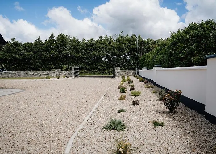Semesterbostad Balleeghan House Malin